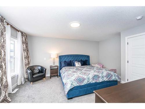 269 Ambleside Avenue Nw, Calgary, AB - Indoor Photo Showing Bedroom