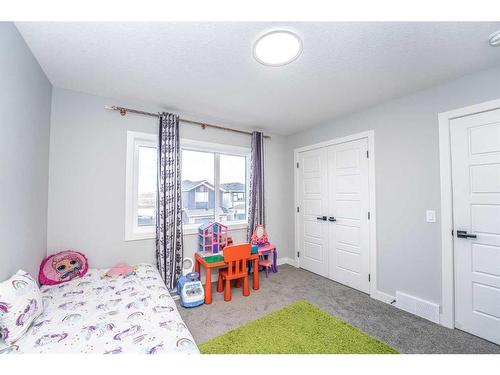 269 Ambleside Avenue Nw, Calgary, AB - Indoor Photo Showing Bedroom