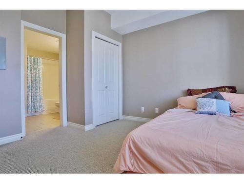 419-60 Royal Oak Plaza Nw, Calgary, AB - Indoor Photo Showing Bedroom