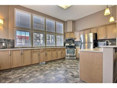 419-60 Royal Oak Plaza Nw, Calgary, AB - Indoor Photo Showing Kitchen