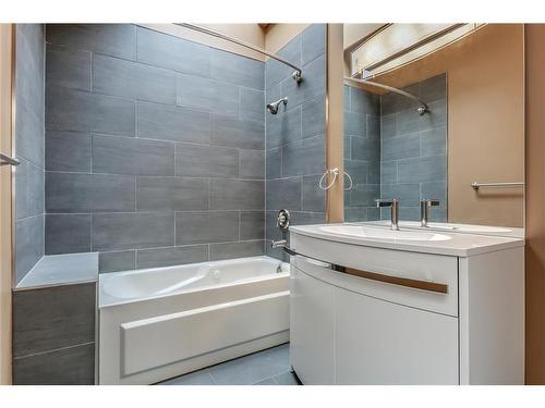 912 Memorial Drive Nw, Calgary, AB - Indoor Photo Showing Bathroom