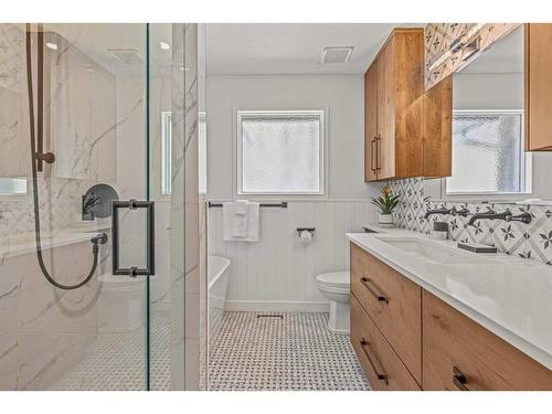 17 Ridge Road, Canmore, AB - Indoor Photo Showing Bathroom