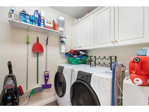 204-60 24 Avenue Sw, Calgary, AB - Indoor Photo Showing Laundry Room
