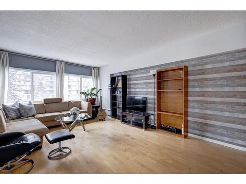604-1209 6 Street Sw, Calgary, AB - Indoor Photo Showing Living Room