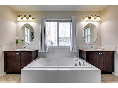 39 Silverado Skies Manor Sw, Calgary, AB - Indoor Photo Showing Bathroom