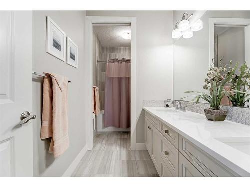 142 Waters Edge Drive, Heritage Pointe, AB - Indoor Photo Showing Bathroom