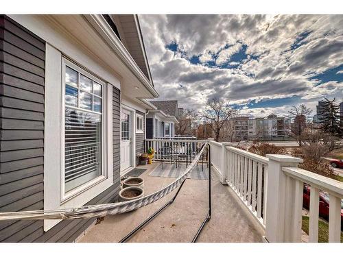 1612 Bowness Road Nw, Calgary, AB - Outdoor