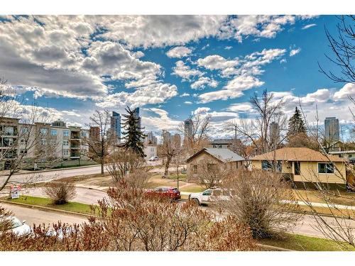 1612 Bowness Road Nw, Calgary, AB - Outdoor With View