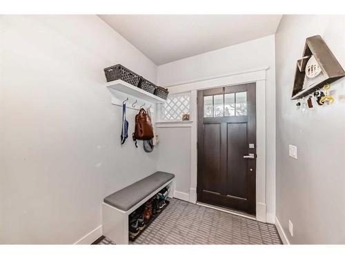 1612 Bowness Road Nw, Calgary, AB - Indoor