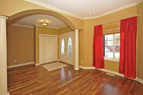 507 17 Avenue Nw, Calgary, AB - Indoor Photo Showing Other Room