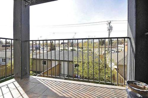 507 17 Avenue Nw, Calgary, AB - Outdoor With Balcony With Exterior