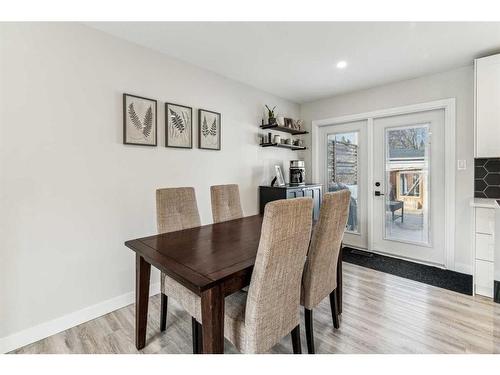 2839 45 Street Sw, Calgary, AB - Indoor Photo Showing Dining Room