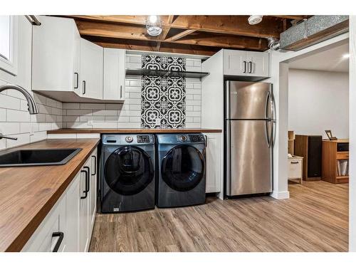 2839 45 Street Sw, Calgary, AB - Indoor Photo Showing Laundry Room