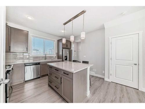 334 Belmont Avenue Sw, Calgary, AB - Indoor Photo Showing Kitchen With Stainless Steel Kitchen With Upgraded Kitchen