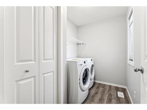 29 Nolanhurst Heights Nw, Calgary, AB - Indoor Photo Showing Laundry Room
