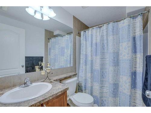 795 Auburn Bay Heights Se, Calgary, AB - Indoor Photo Showing Bathroom