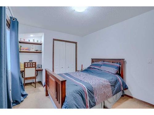 795 Auburn Bay Heights Se, Calgary, AB - Indoor Photo Showing Bedroom