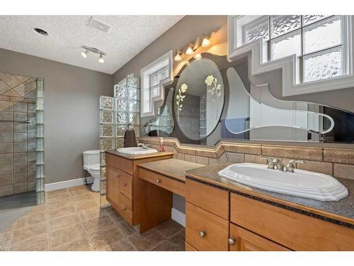 171 Sunterra Ridge Place, Cochrane, AB - Indoor Photo Showing Bathroom