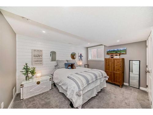 313 Whitney Crescent Se, Calgary, AB - Indoor Photo Showing Bedroom