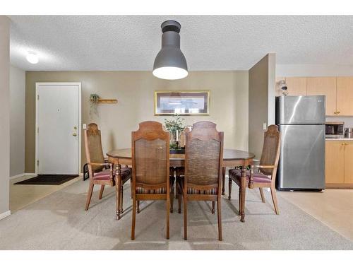 2316-2600 66 Street Ne, Calgary, AB - Indoor Photo Showing Dining Room