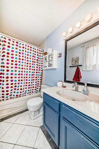 139 Ranch Estates Place Nw, Calgary, AB - Indoor Photo Showing Bathroom