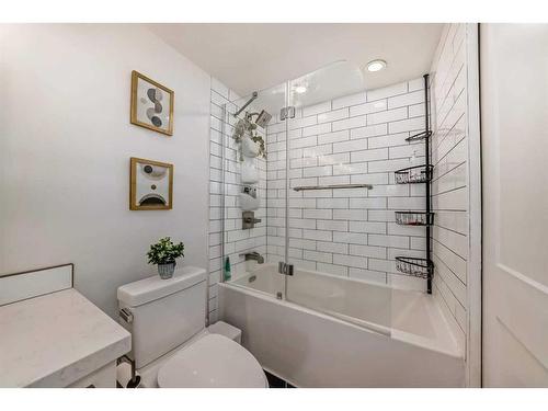 1201P-1334 13 Avenue Sw, Calgary, AB - Indoor Photo Showing Bathroom