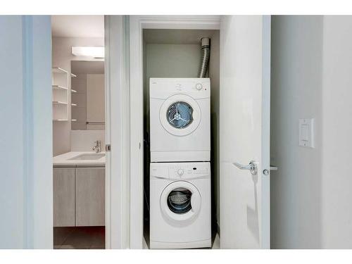 805-1188 3 Street Se, Calgary, AB - Indoor Photo Showing Laundry Room