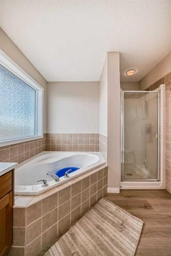 112 Everglen Way Sw, Calgary, AB - Indoor Photo Showing Bathroom