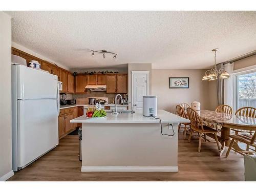 112 Everglen Way Sw, Calgary, AB - Indoor Photo Showing Kitchen
