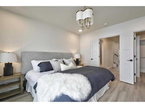 2222 5 Street Sw, Calgary, AB - Indoor Photo Showing Bedroom