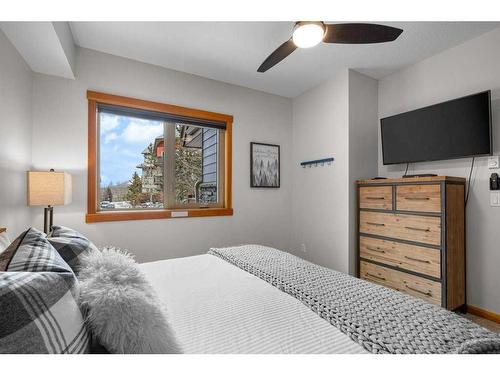 226-101 Montane Road, Canmore, AB - Indoor Photo Showing Bedroom