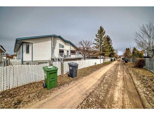 245 Maple Grove Crescent, Strathmore, AB - Outdoor