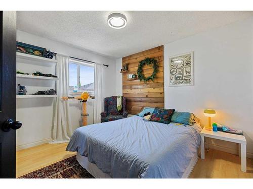 287 Harvest Creek Close Ne, Calgary, AB - Indoor Photo Showing Bedroom