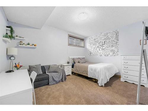 50 Auburn Shores Way Se, Calgary, AB - Indoor Photo Showing Bedroom