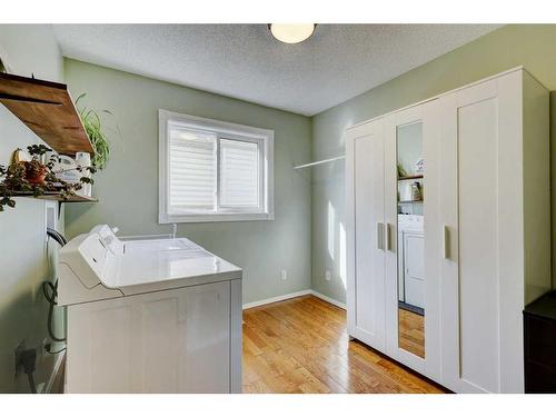 270 Valley Brook Circle Nw, Calgary, AB - Indoor Photo Showing Laundry Room