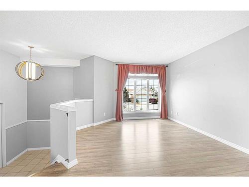 4 West Tower Place, Cochrane, AB - Indoor
