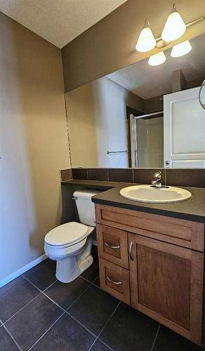 189 Copperstone Terrace Se, Calgary, AB - Indoor Photo Showing Bathroom