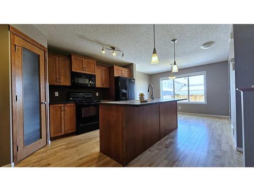 189 Copperstone Terrace Se, Calgary, AB - Indoor Photo Showing Kitchen