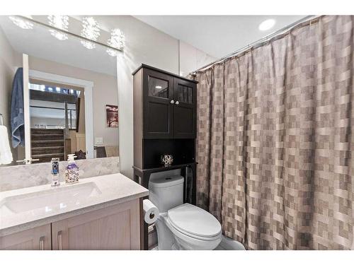 225 Kinniburgh Cove, Chestermere, AB - Indoor Photo Showing Laundry Room
