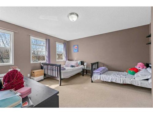 251 Copperfield Heights Se, Calgary, AB - Indoor Photo Showing Bedroom