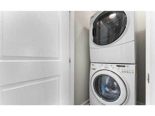 44 Stonehouse Crescent, High River, AB - Indoor Photo Showing Laundry Room