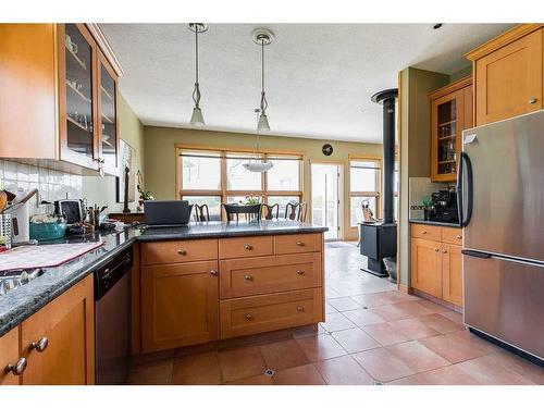 43342 Range Road 183, Rural Camrose County, AB - Indoor Photo Showing Kitchen