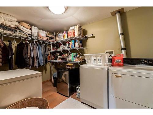 43342 Range Road 183, Rural Camrose County, AB - Indoor Photo Showing Laundry Room