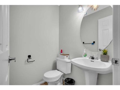 40 Taravista Crescent Ne, Calgary, AB - Indoor Photo Showing Bathroom