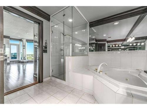 1401-837 2 Avenue Sw, Calgary, AB - Indoor Photo Showing Bathroom