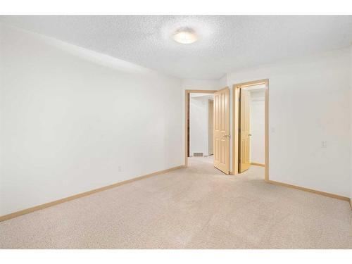 27 Cranfield Circle Se, Calgary, AB - Indoor Photo Showing Other Room