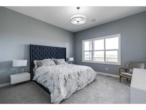 669 Muirfield Crescent, Lyalta, AB - Indoor Photo Showing Bedroom