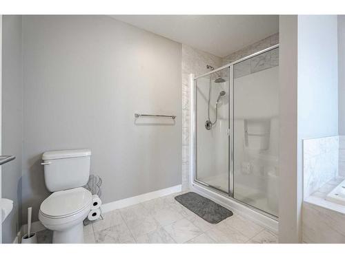 55 Nolancrest Rise Nw, Calgary, AB - Indoor Photo Showing Bathroom