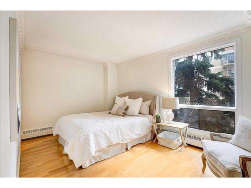 201-1334 14 Avenue Sw, Calgary, AB - Indoor Photo Showing Bedroom