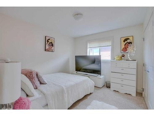 88 Redstone Villas Ne, Calgary, AB - Indoor Photo Showing Bedroom
